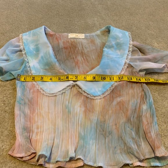 Repeat Mark Marbled Look Cropped Pleated Top - Picture 9 of 12